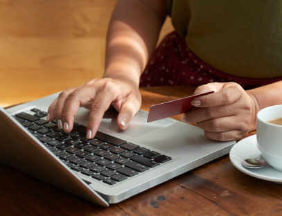 Person making a donation by e-transfer online